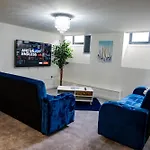 Apartamento Basement Bliss Hideaway