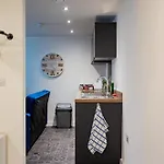 Basement Bliss Hideaway Apartamento Bradford (West Yorkshire)