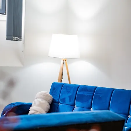 דירה Basement Bliss Hideaway