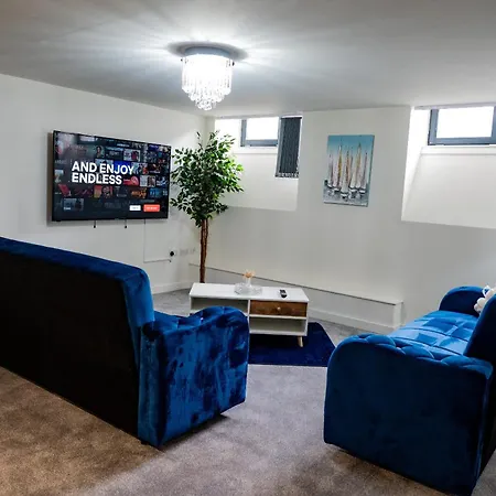 דירה Basement Bliss Hideaway