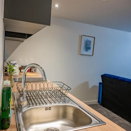 Apartment Basement Bliss Hideaway