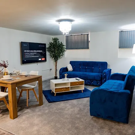 Basement Bliss Hideaway * בראדפורד
