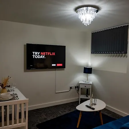 Basement Bliss Hideaway * Bradford (West Yorkshire)