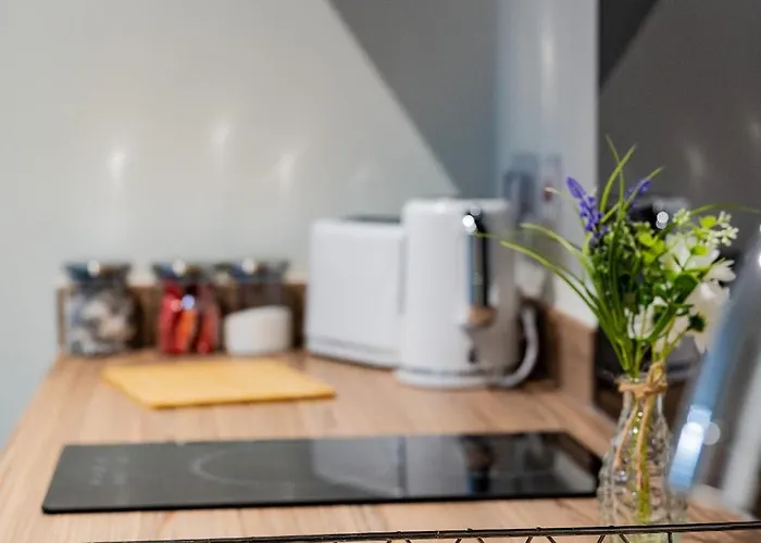 Basement Bliss Hideaway Апартаменты