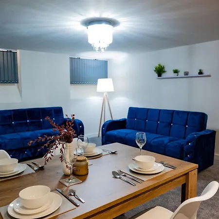 Basement Bliss Hideaway Апартаменты