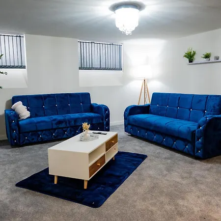 Basement Bliss Hideaway アパート *