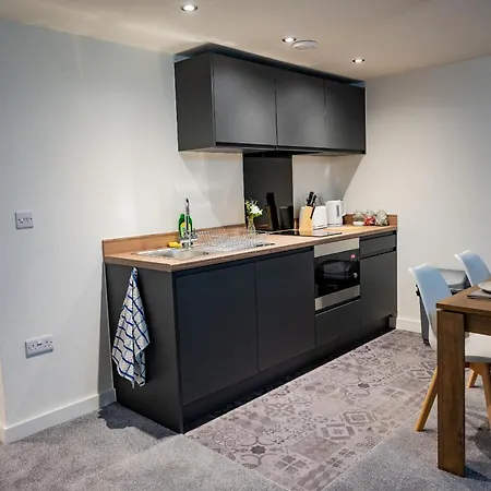 Basement Bliss Hideaway Апартаменты Брадфорд