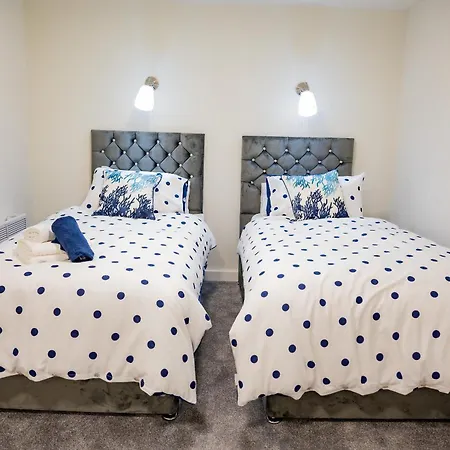 Basement Bliss Hideaway Апартаменты *