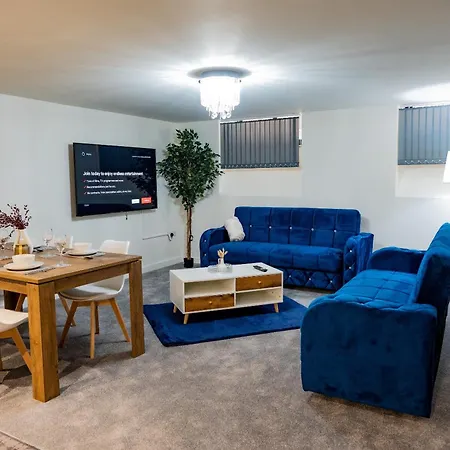 Апартаменты Basement Bliss Hideaway
