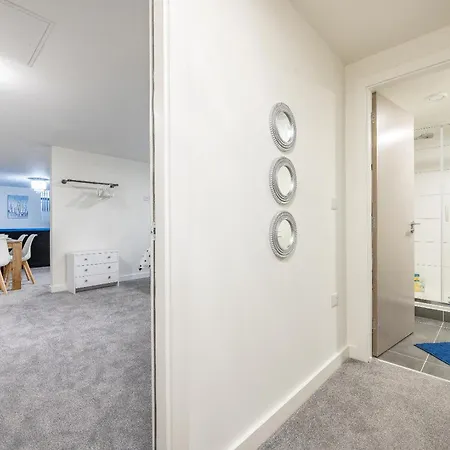 Basement Bliss Hideaway Апартаменты Брадфорд